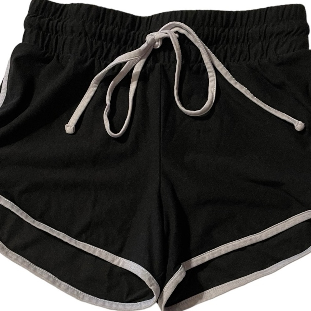 3/$9 Live Streak Shorts Women’s Small Black & White Drawstring
